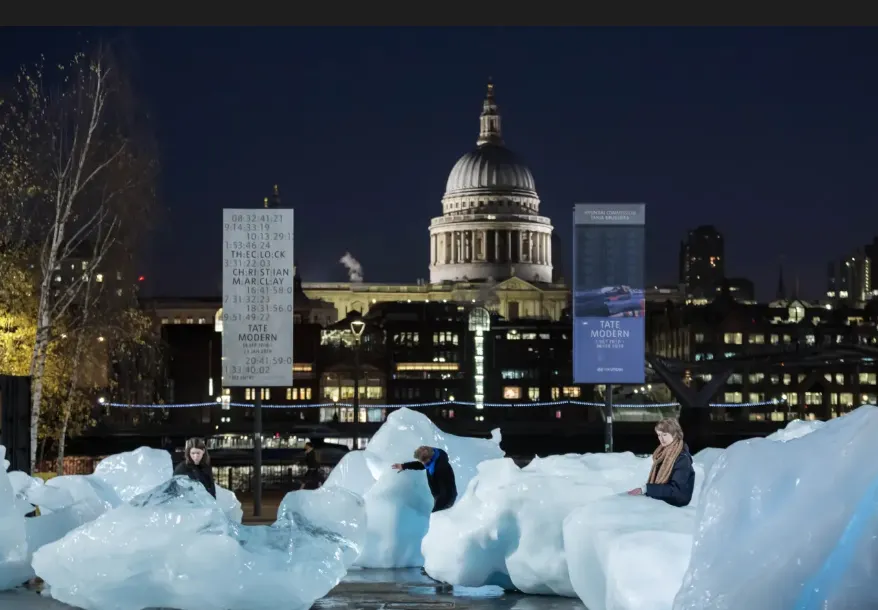 Ice Watch by Olafur Eliasson, 2014. Outside Tate Modern, London, 2018. Photo by Justin Sutcliffe. See https://olafureliasson.net/artwork/ice-watch-2014/.